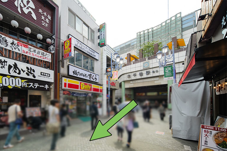 北千住駅「東口」からのアクセス01